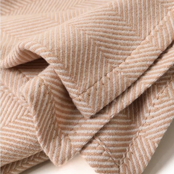 100% Wool Tan and Ivory Soft Herringbone Throw Blanket 53"x69" - Picture 3 of 13